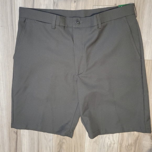 NWOT Ben Hagan Golf Performance Shorts Mens 36 Active Flat Front‎ Gray Shorts. - Picture 2 of 9